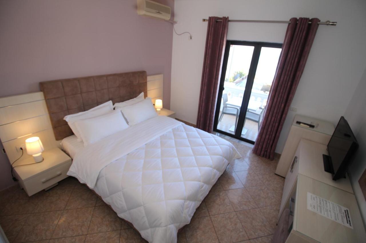 Julia Hotel Σαράντα Εξωτερικό φωτογραφία