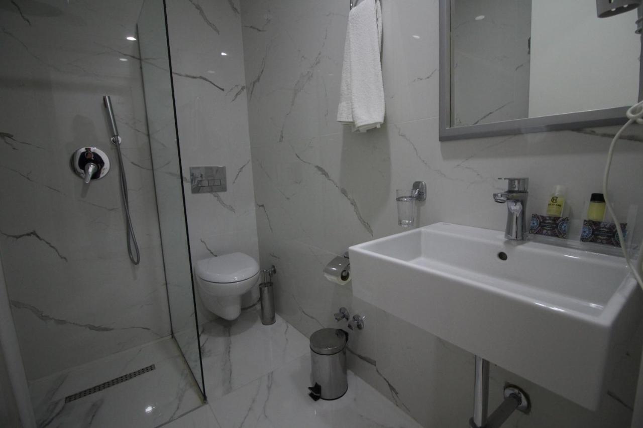 Julia Hotel Σαράντα Εξωτερικό φωτογραφία